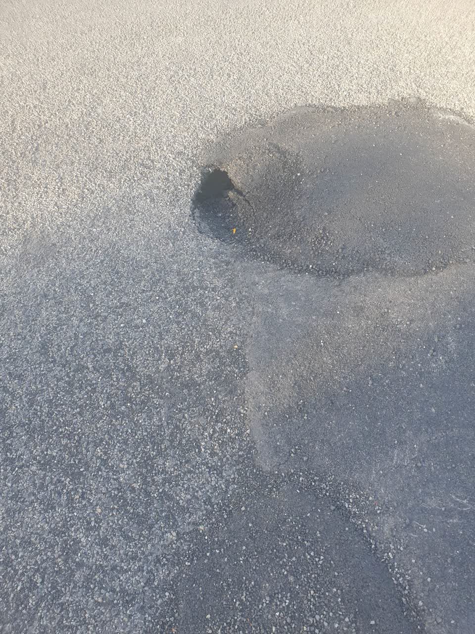 The photograph attached to this roading/streets report