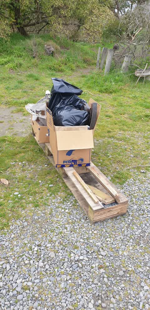 Rubbish/Recycling, a report photo