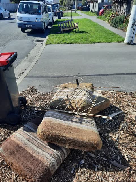 Rubbish/Recycling, a report photo