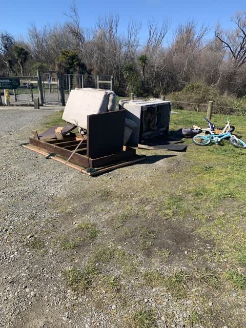 Rubbish/Recycling, a report photo