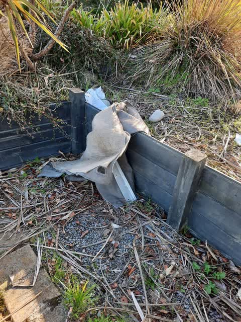 Rubbish/Recycling, a report photo