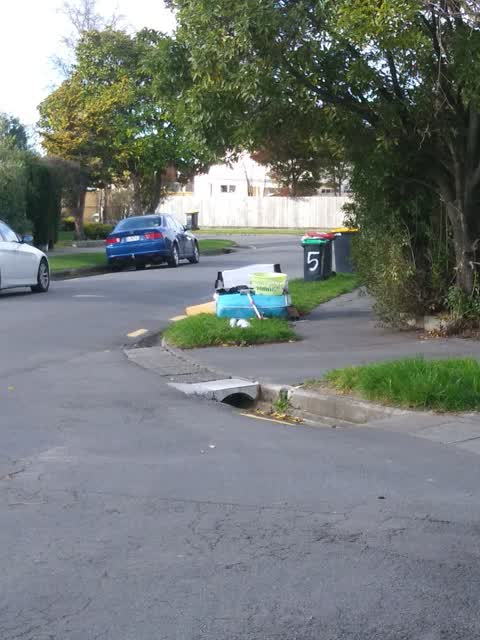 Rubbish/Recycling, a report photo