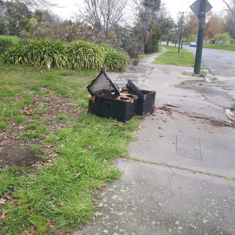 Rubbish/Recycling, a report photo