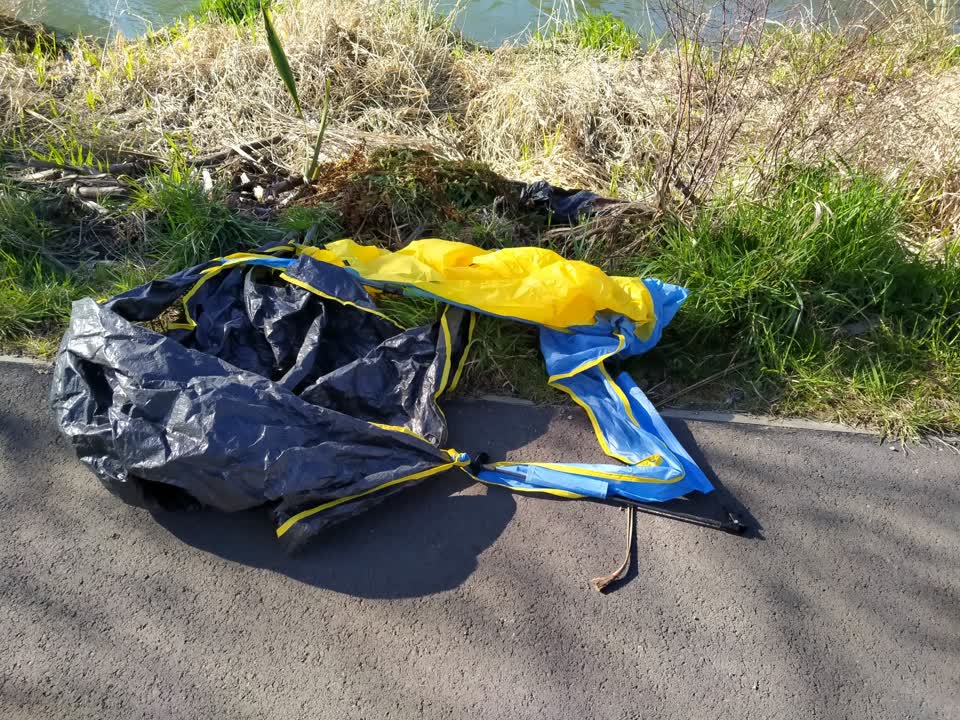 The photograph attached to this rubbish/recycling report