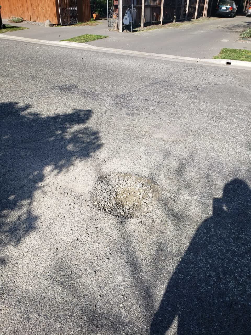 The photograph attached to this roading/streets report