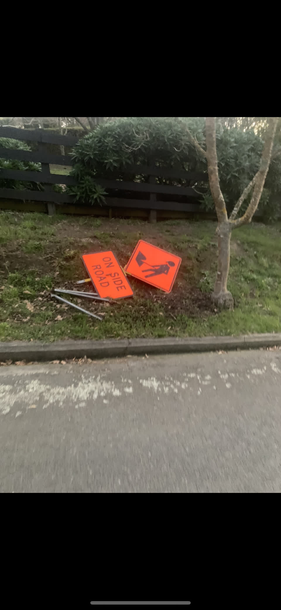 The photograph attached to this roading/streets report