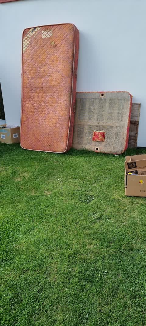 Rubbish/Recycling — a report photo