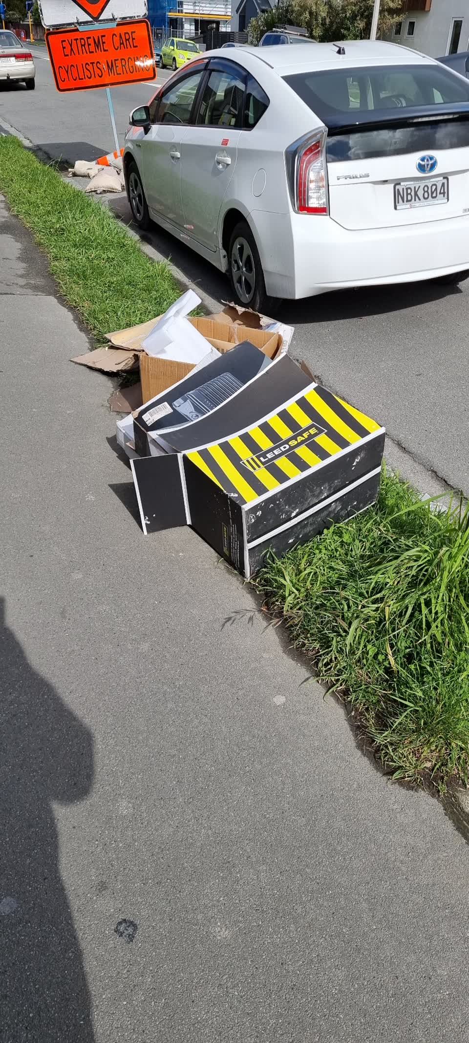 The photograph attached to this rubbish/recycling report
