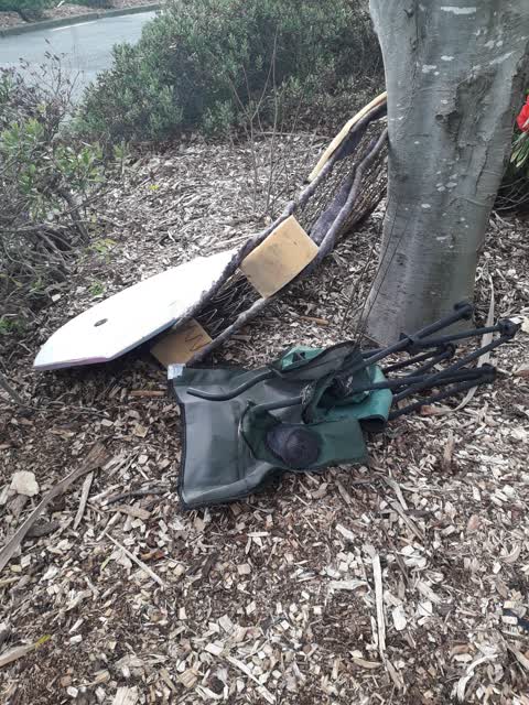 Rubbish/Recycling, a report photo