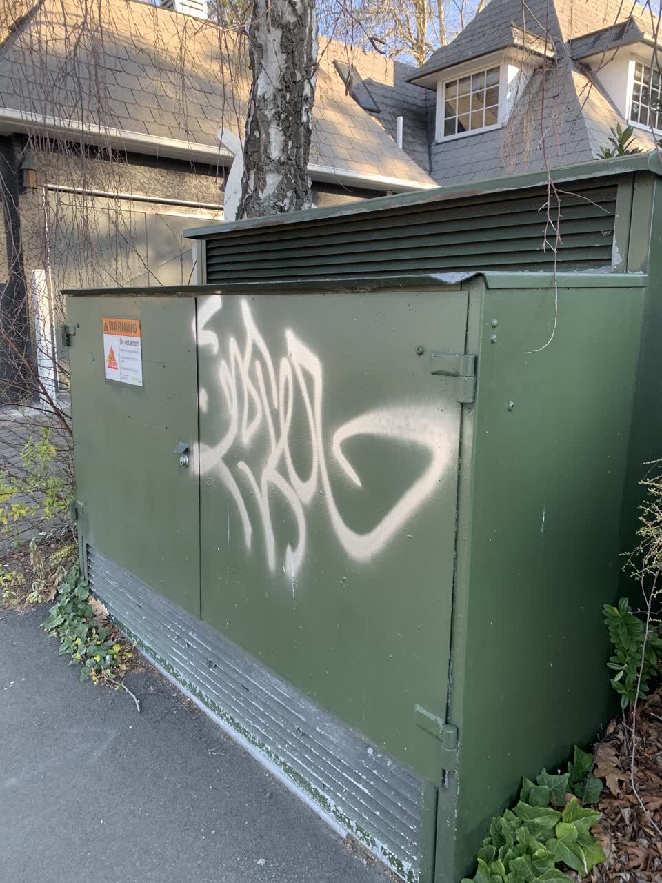 The photograph attached to this graffiti report