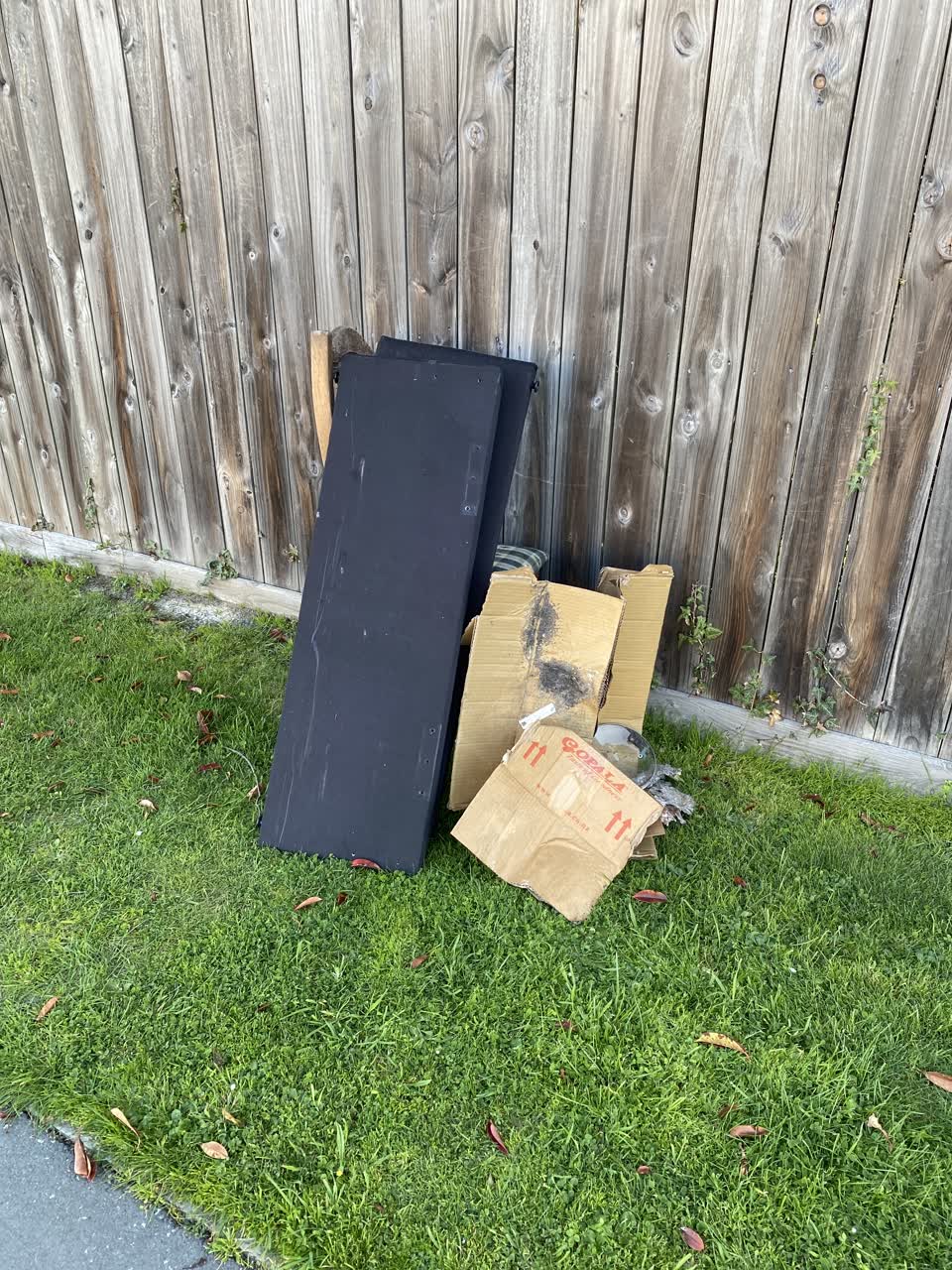 The photograph attached to this rubbish/recycling report