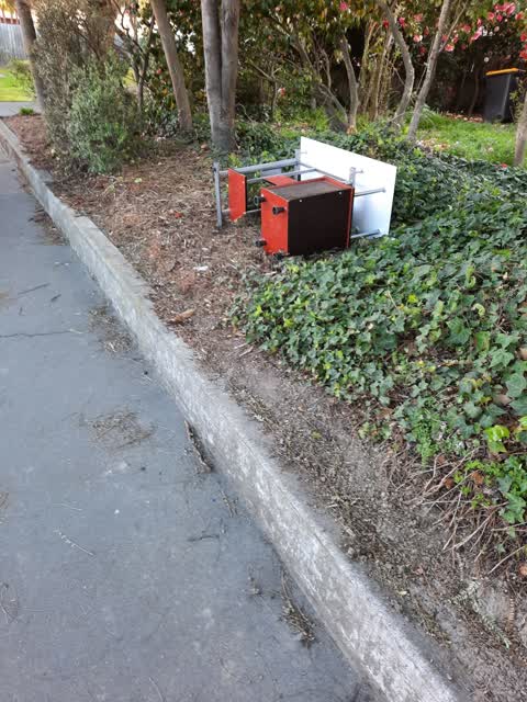 Rubbish/Recycling, a report photo