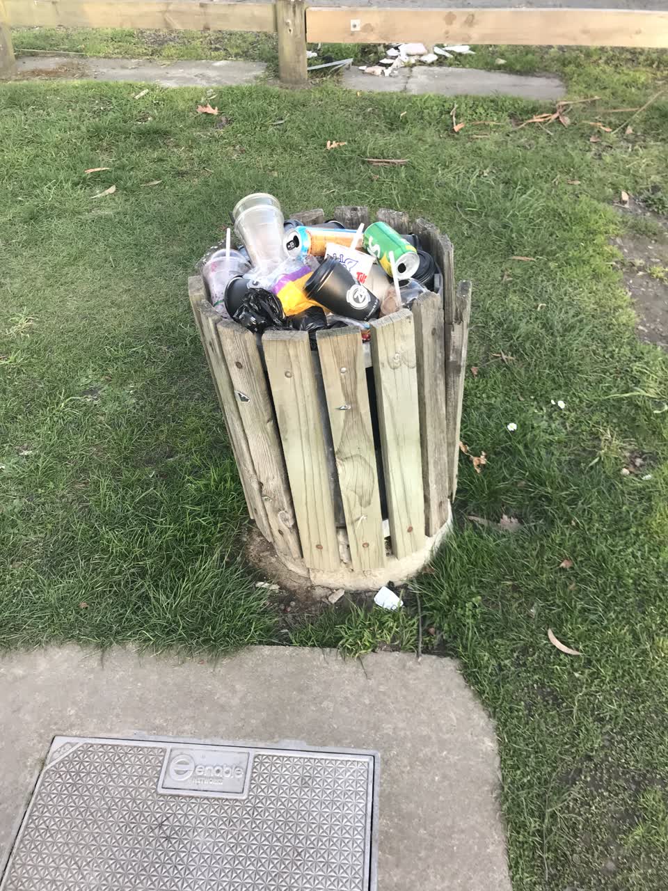 The photograph attached to this rubbish/recycling report