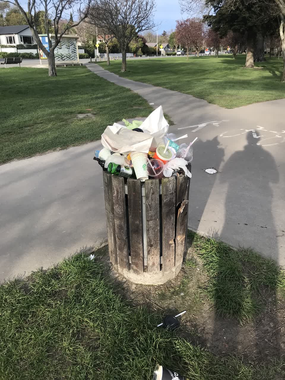 The photograph attached to this rubbish/recycling report