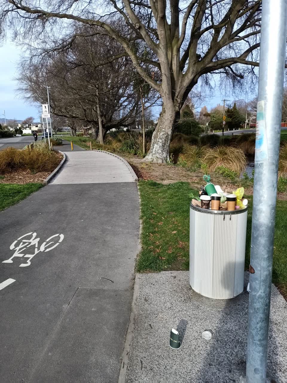 The photograph attached to this rubbish/recycling report