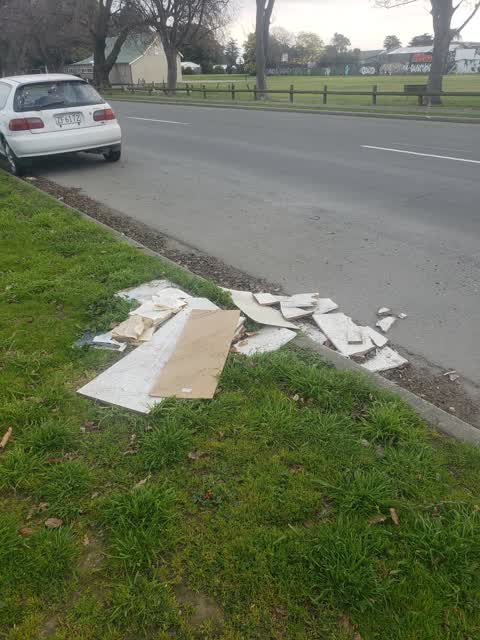 Rubbish/Recycling, a report photo