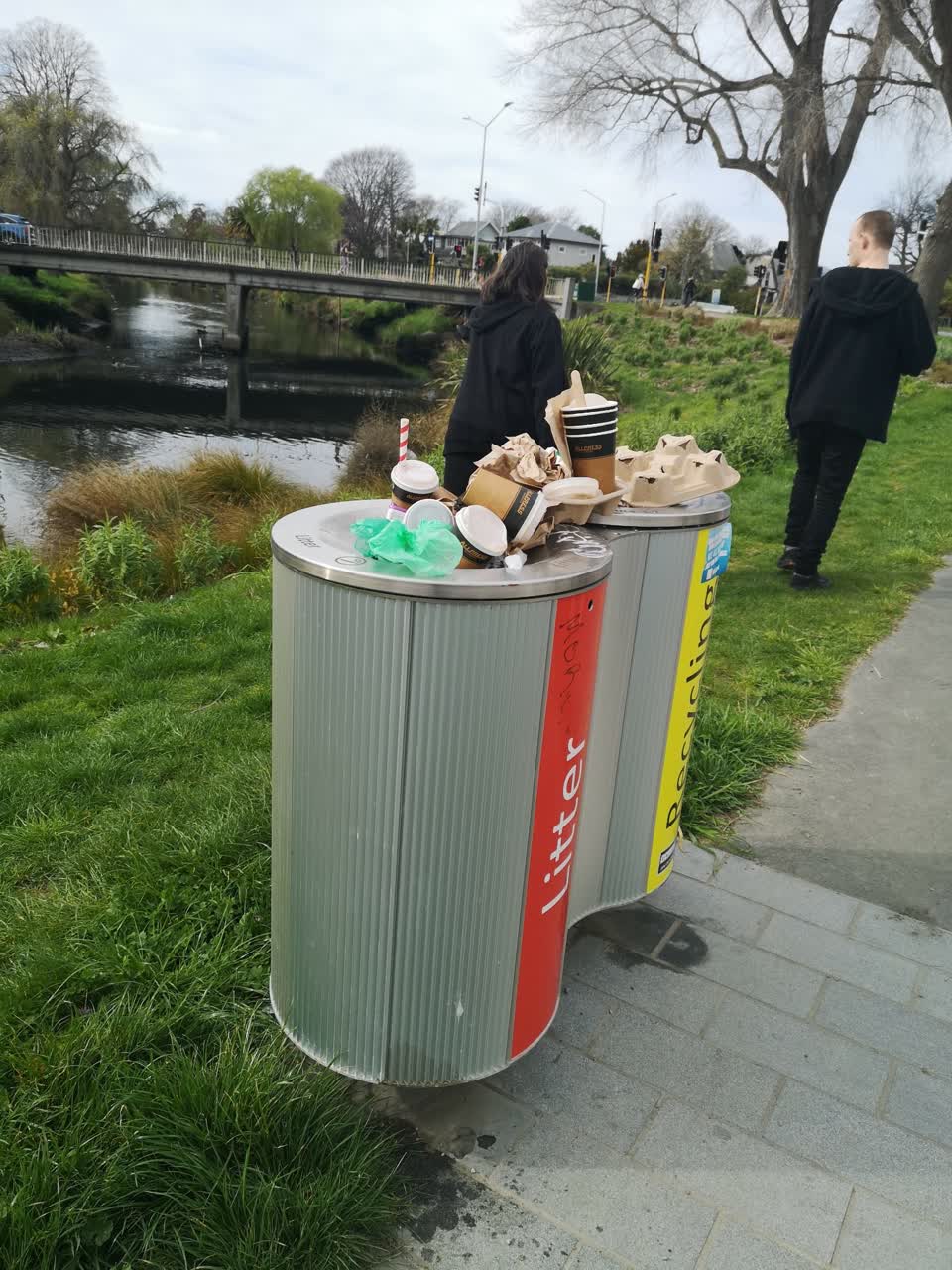 The photograph attached to this rubbish/recycling report