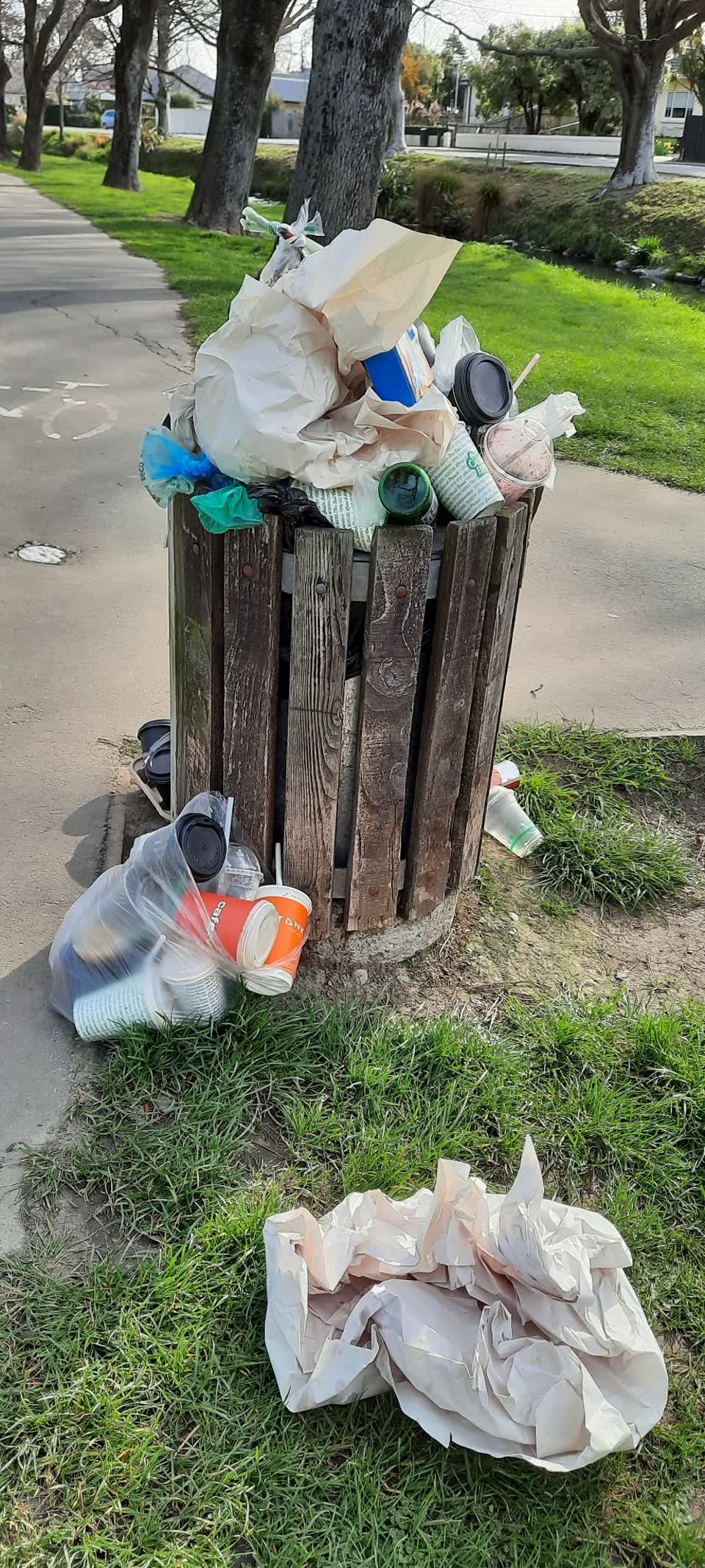 The photograph attached to this rubbish/recycling report