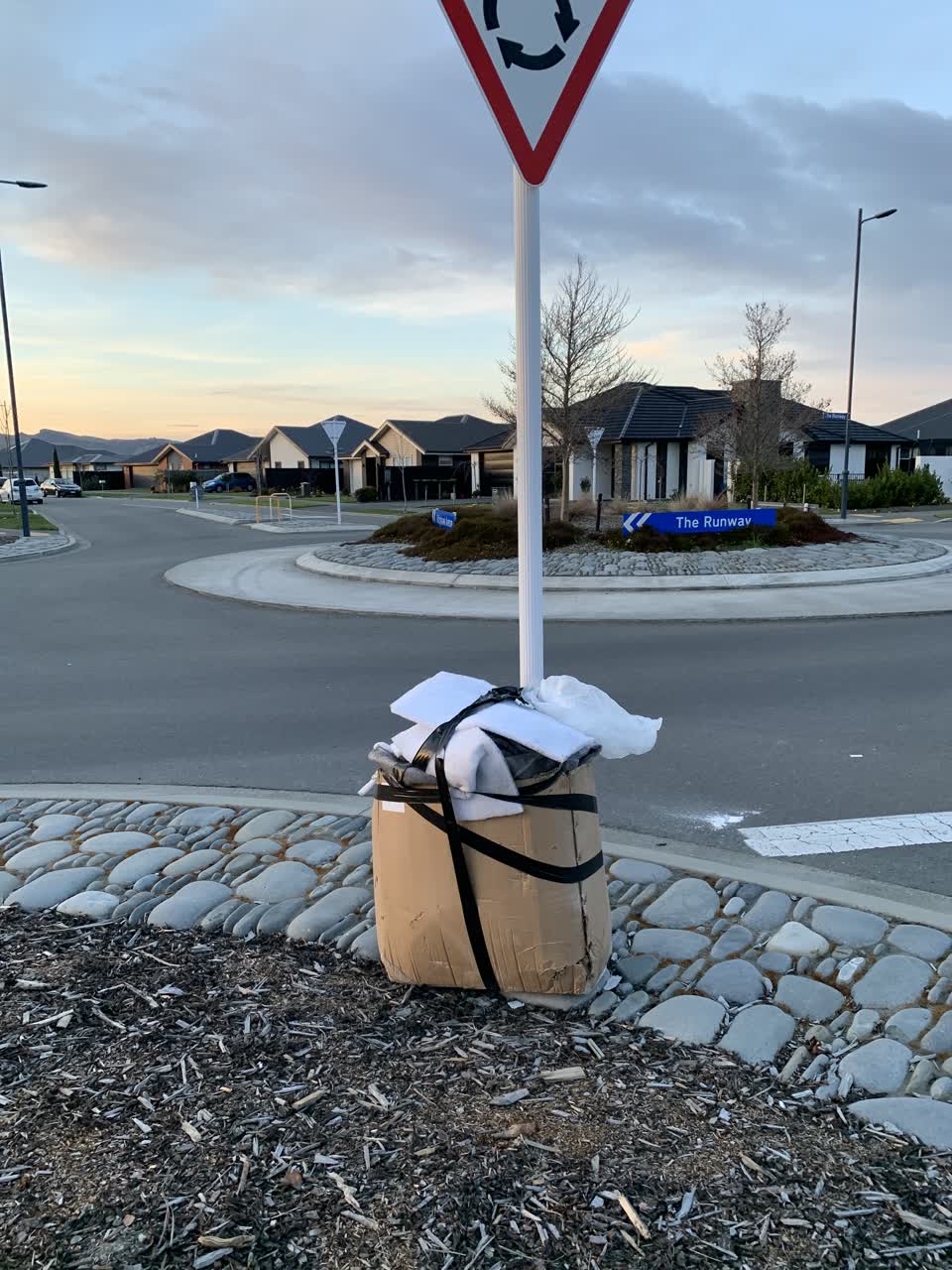 The photograph attached to this rubbish/recycling report