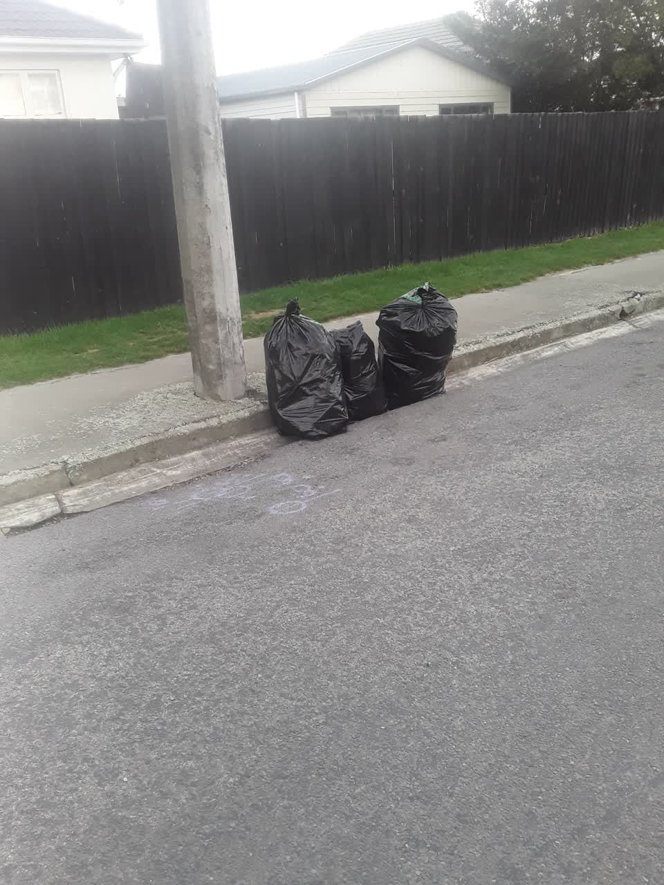 The photograph attached to this rubbish/recycling report