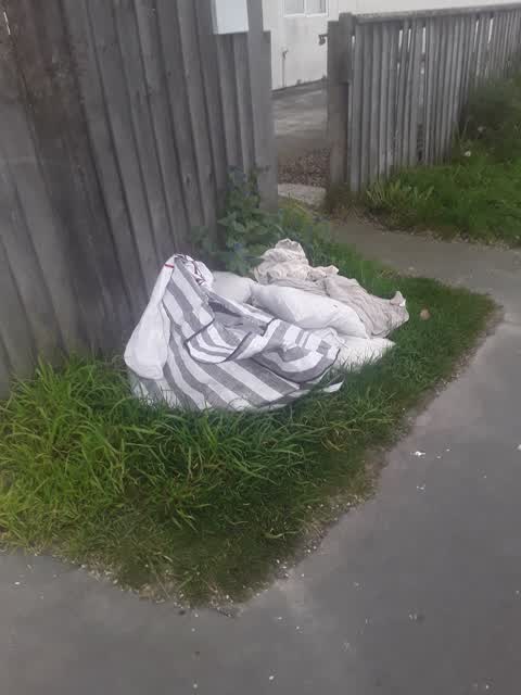 Rubbish/Recycling, a report photo