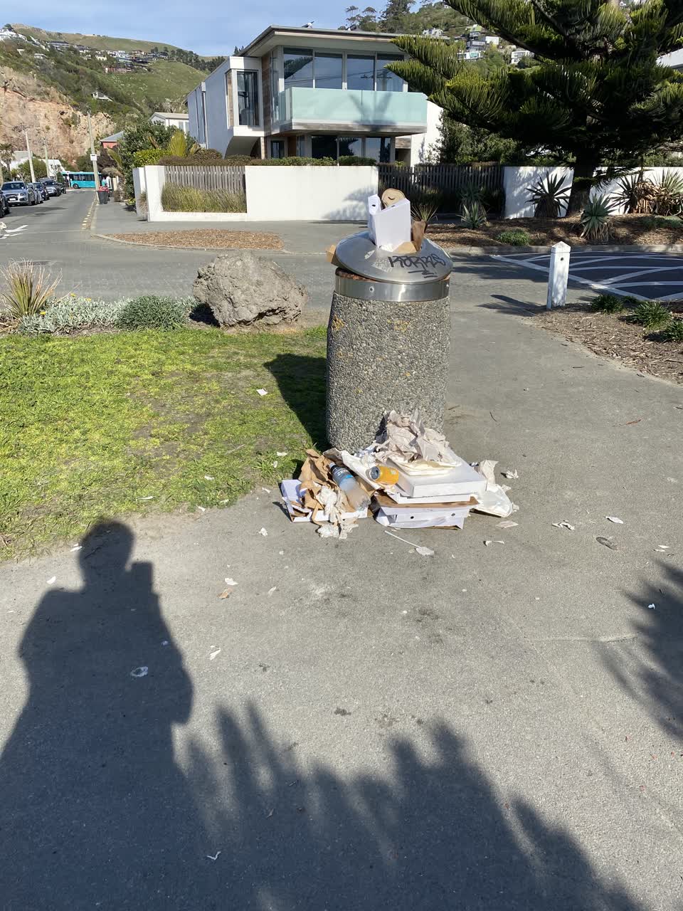 The photograph attached to this rubbish/recycling report