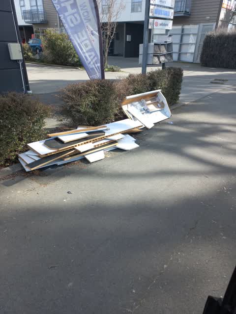 Rubbish/Recycling, a report photo