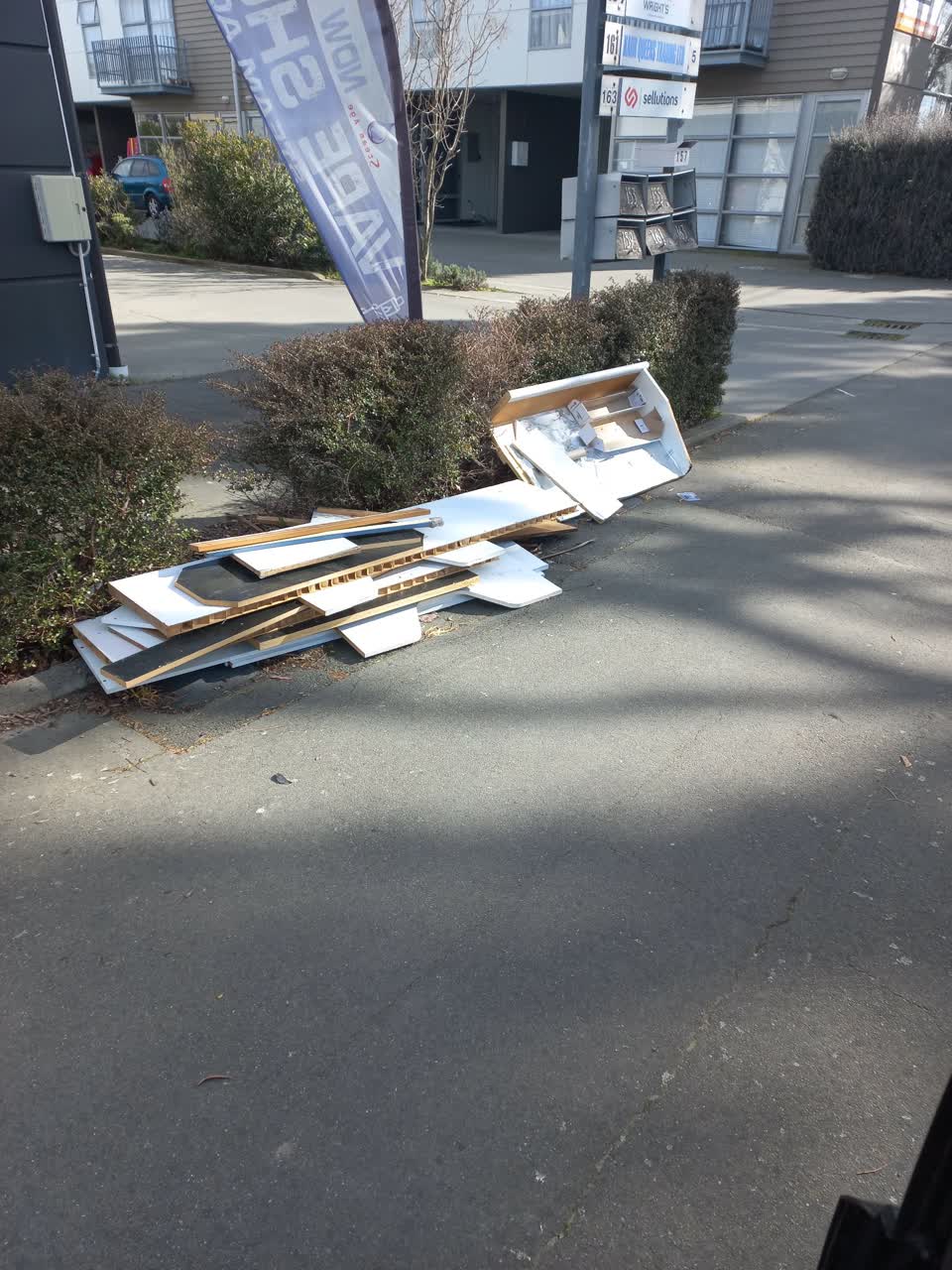 The photograph attached to this rubbish/recycling report