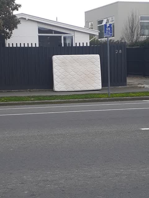 Rubbish/Recycling, a report photo