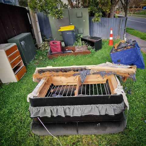 Rubbish/Recycling, a report photo