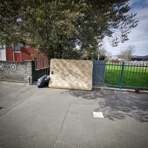Rubbish/Recycling, a report photo