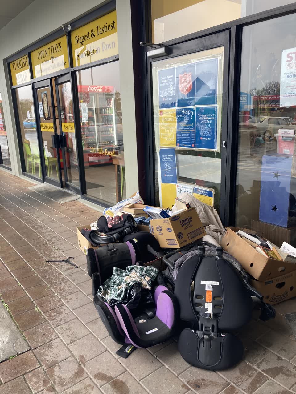 The photograph attached to this rubbish/recycling report