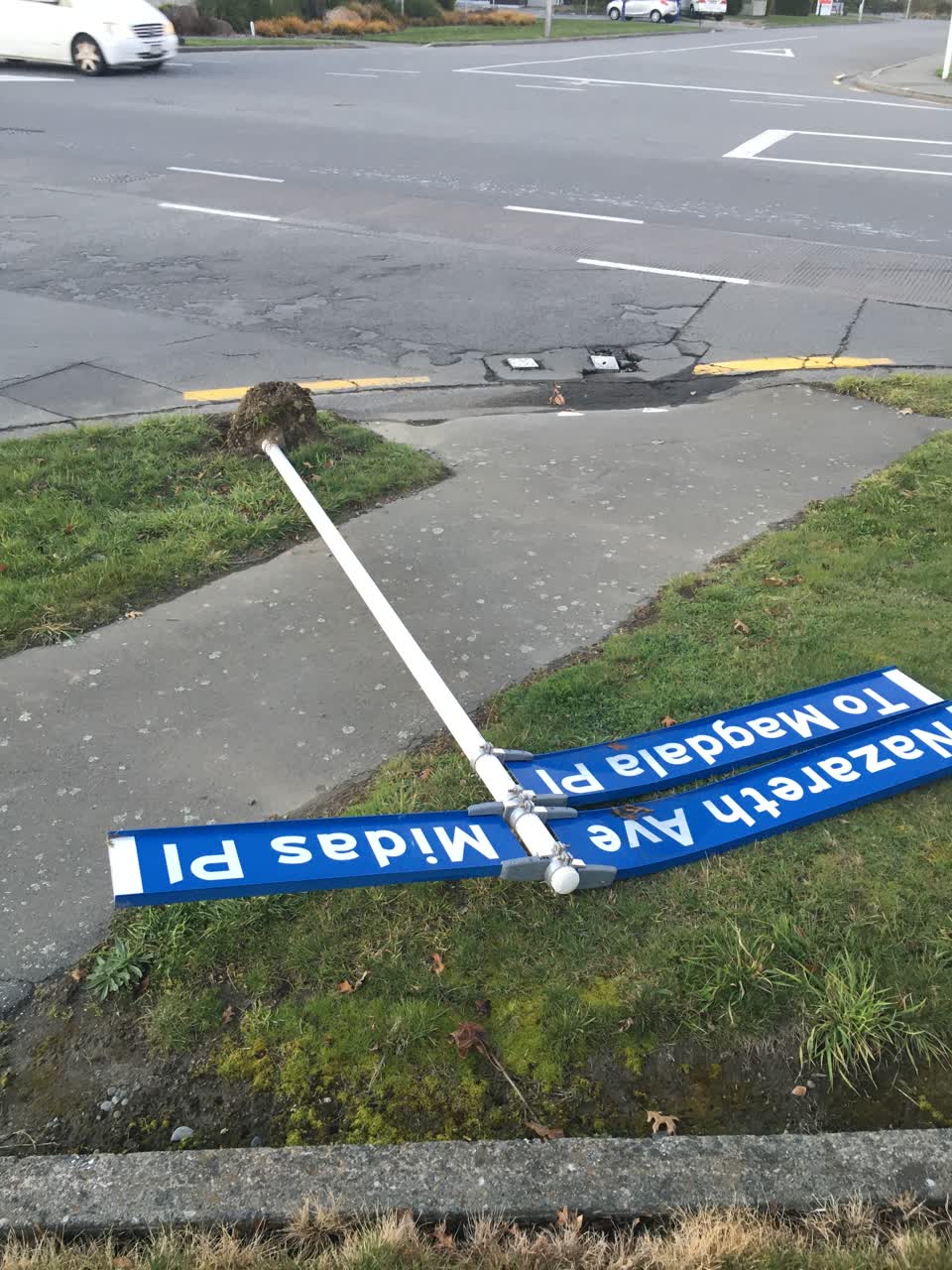 The photograph attached to this roading/streets report
