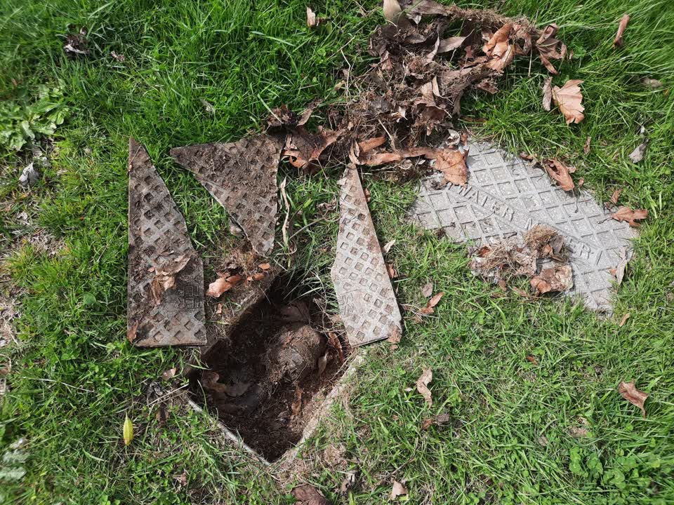 The photograph attached to this water supply report