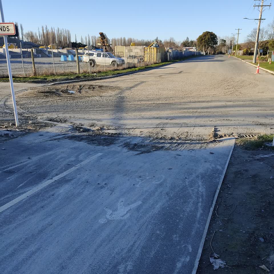 The photograph attached to this roading/streets report