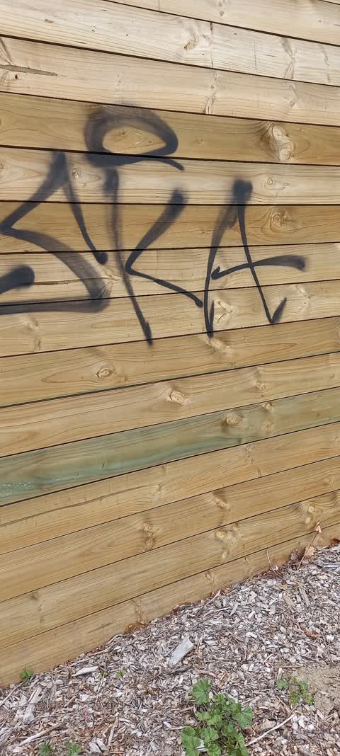 Graffiti, a report photo