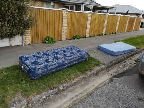 Rubbish/Recycling, a report photo