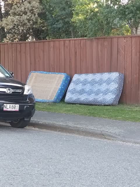 Rubbish/Recycling, a report photo