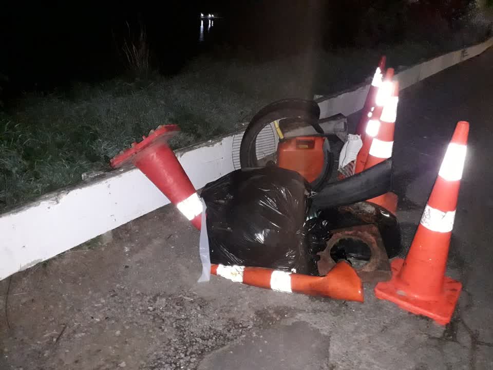 The photograph attached to this rubbish/recycling report