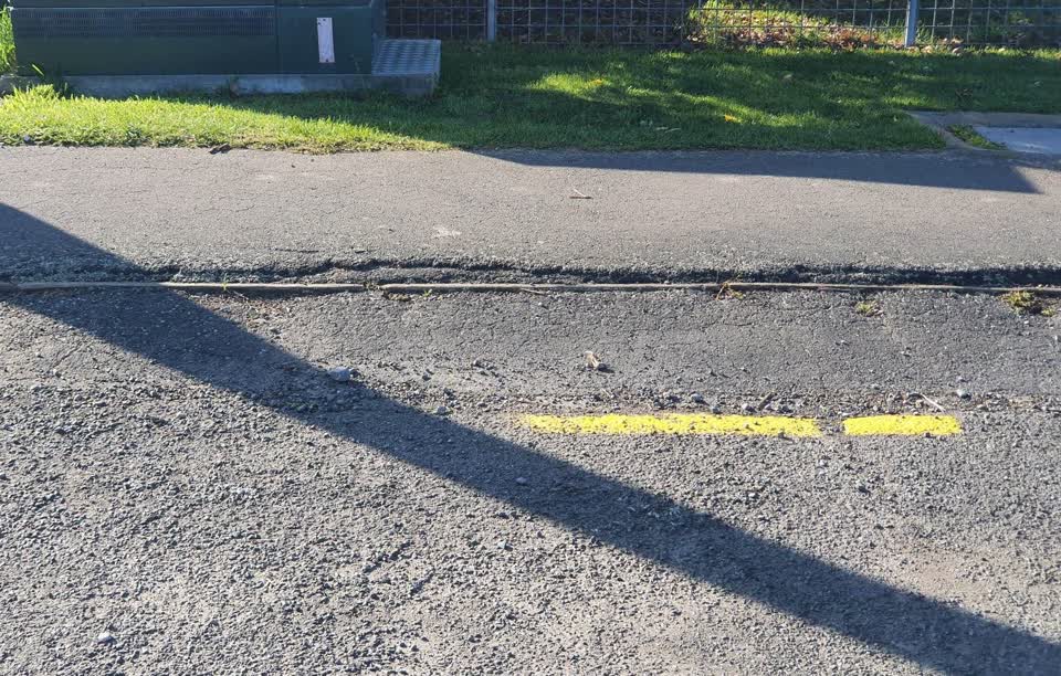 The photograph attached to this roading/streets report