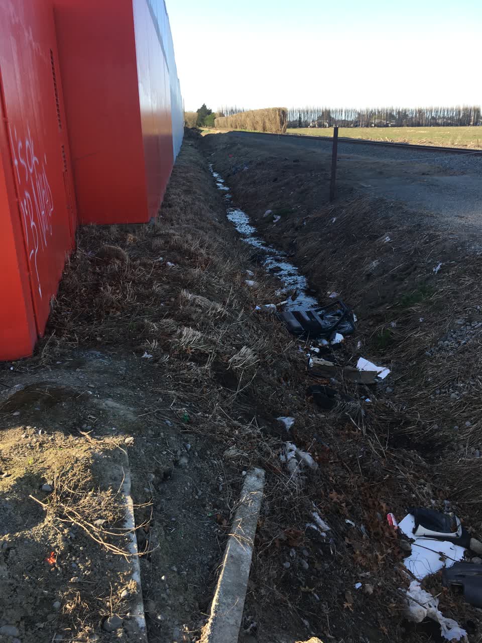 The photograph attached to this rubbish/recycling report