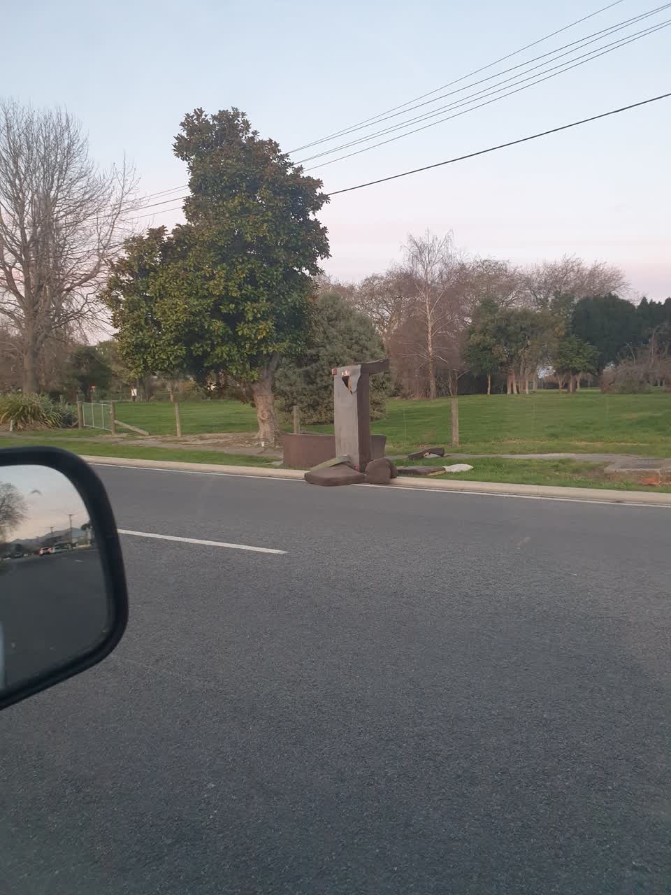 The photograph attached to this rubbish/recycling report