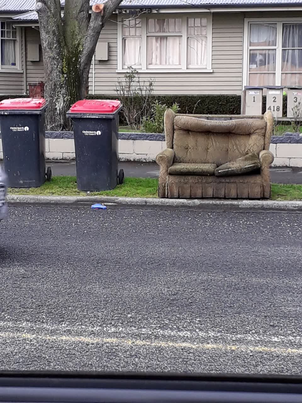 The photograph attached to this rubbish/recycling report