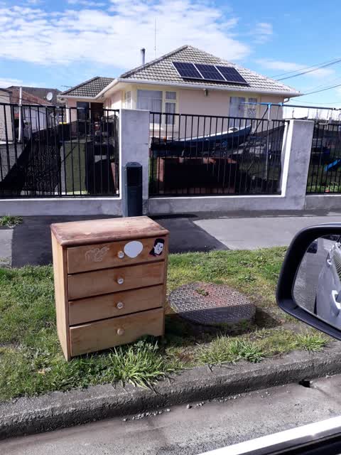 Rubbish/Recycling, a report photo