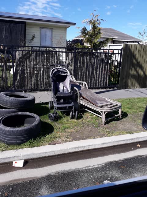 Rubbish/Recycling, a report photo