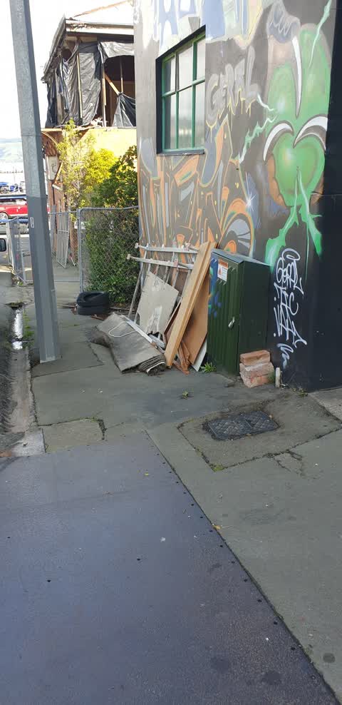 Rubbish/Recycling, a report photo