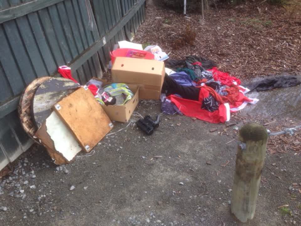 The photograph attached to this rubbish/recycling report