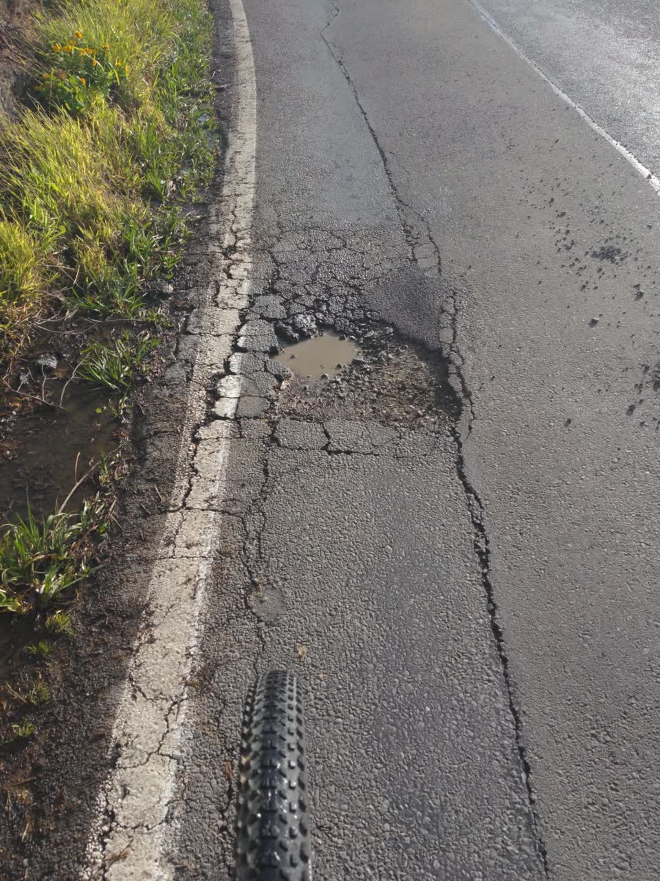 The photograph attached to this roading/streets report