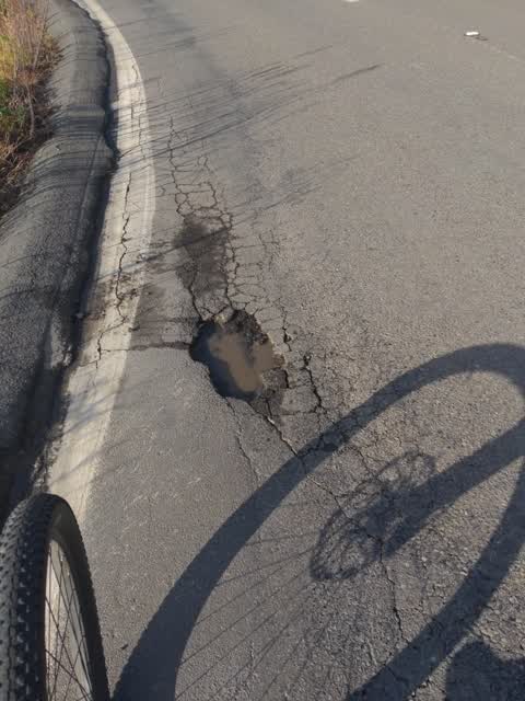 Roading/Streets, a report photo