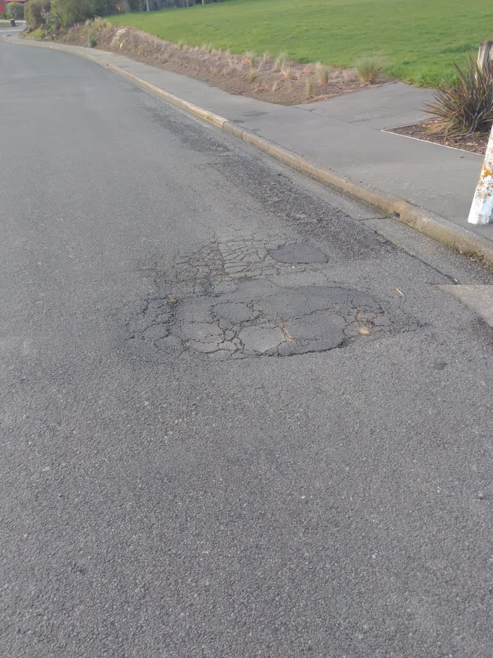 The photograph attached to this roading/streets report